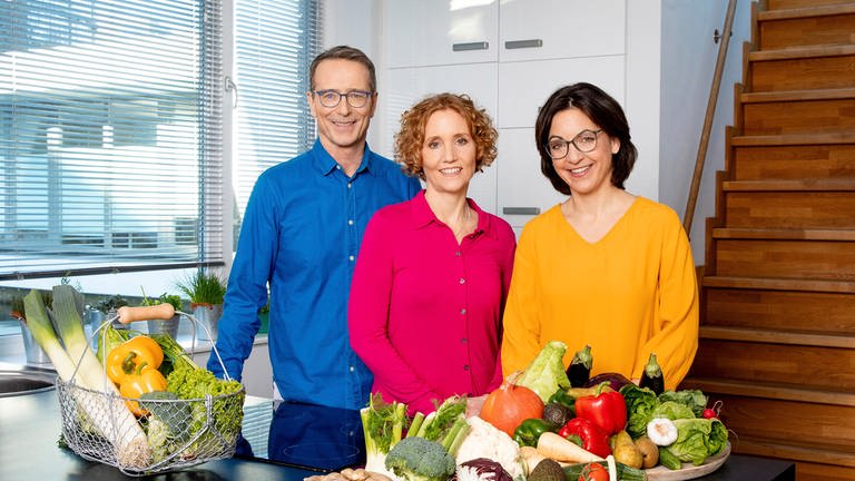 Die Ernährungs-Docs Dr. Silja Schäfer, Dr. Viola Andresen und Dr. Matthias Riedl