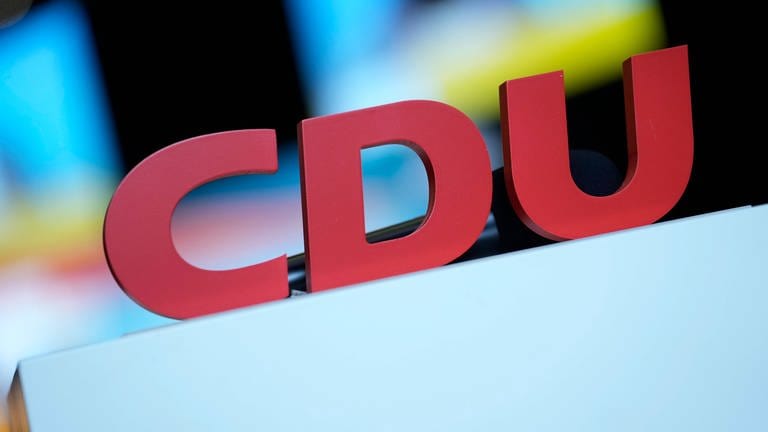 Symbolbild der CDU mit Buchstaben, Logo und Themenbild der Partei.