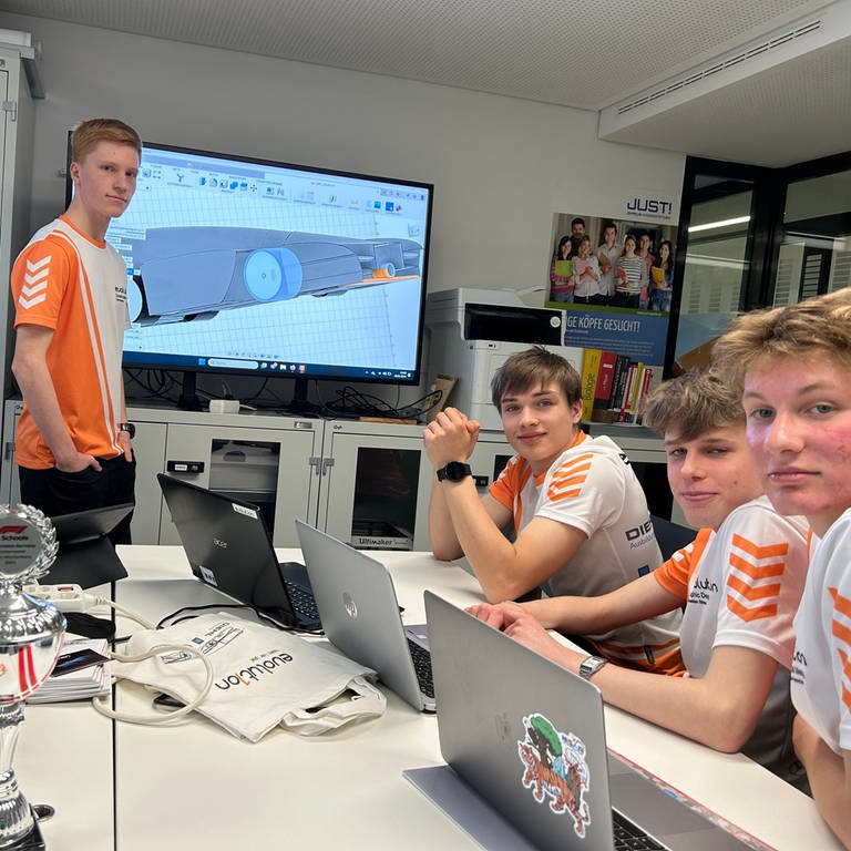 Team "evolut1on" aus Friedrichshafen gewinnt bei Schüler Formel-1