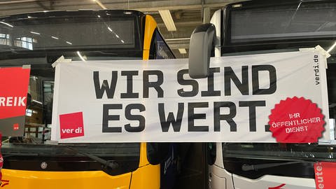 Die Gewerkschaft ver.di kündigte am Freitagmorgen an, dass der Streik im kommunalen Nahverkehr in Karlsruhe verlängert wird (Foto: SWR, Mathias Zurawski)