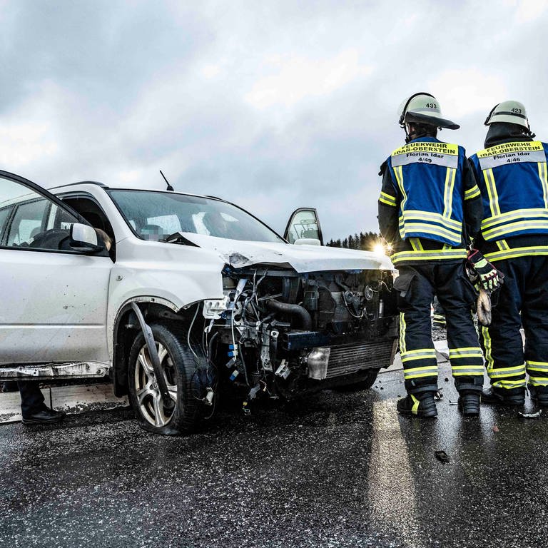 Auto des verstorbenen Fahrers in Fischbach nach dem Unfall