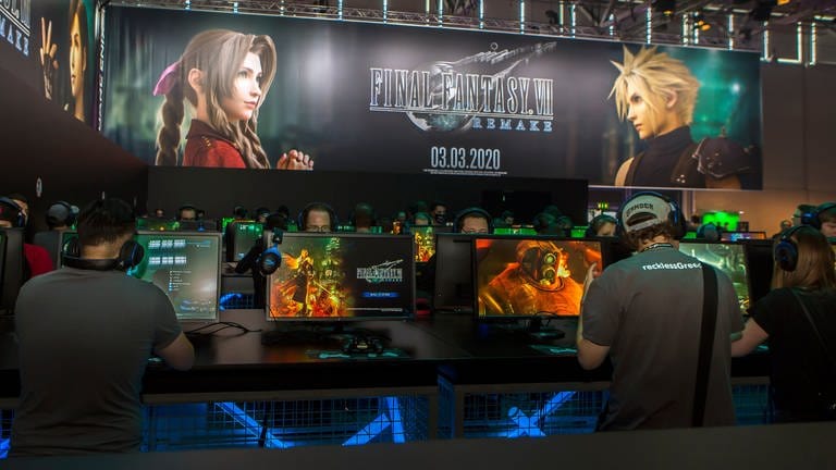 Gamescom 2019: Spieler*innen testen das Remake von "Final Fantasy VII"