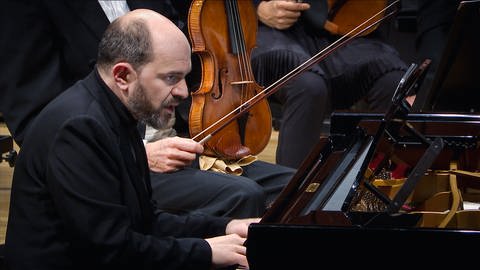 Kirill Gerstein spielt Klavier